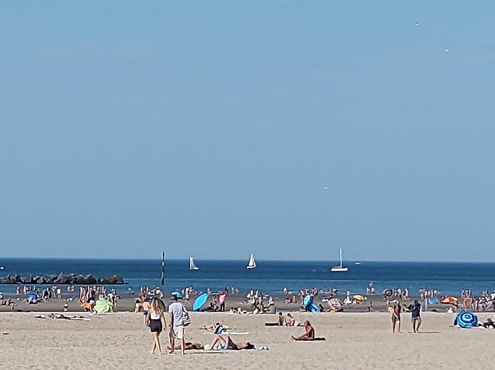 Duplex Le Voltaire A 900M De La Plage De Malo Les Bains Dunkirk Rom bilde